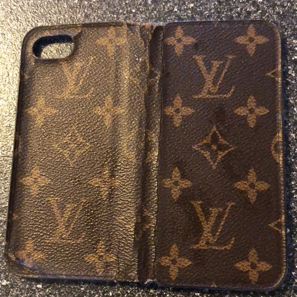 Louis Vuitton reposhing this